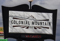 Colonial mountain inn